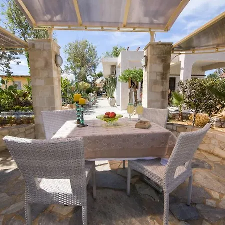 Renas Secret Garden House Holiday home