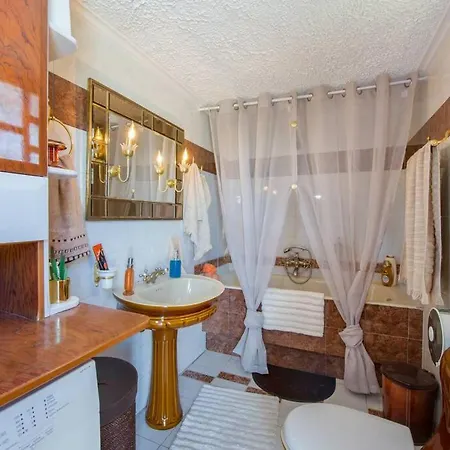 Renas Secret Garden House Holiday home *