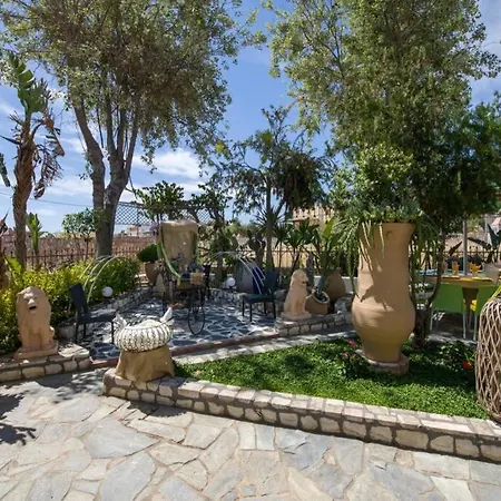 Renas Secret Garden House Holiday home