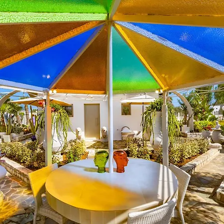 Renas Secret Garden House *