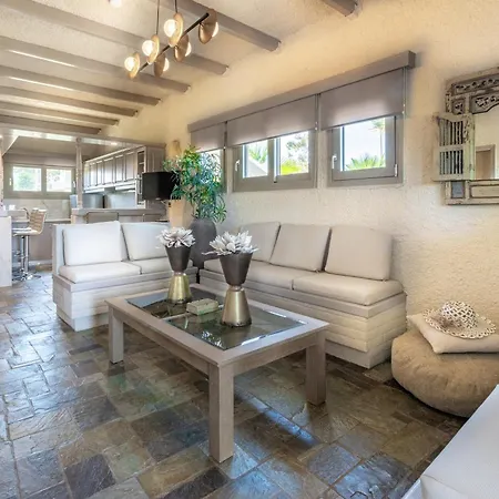 Renas Secret Garden House Holiday home *