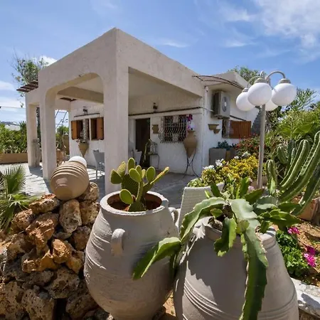 Renas Secret Garden House Ferienhaus
