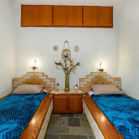 Renas Secret Garden House *